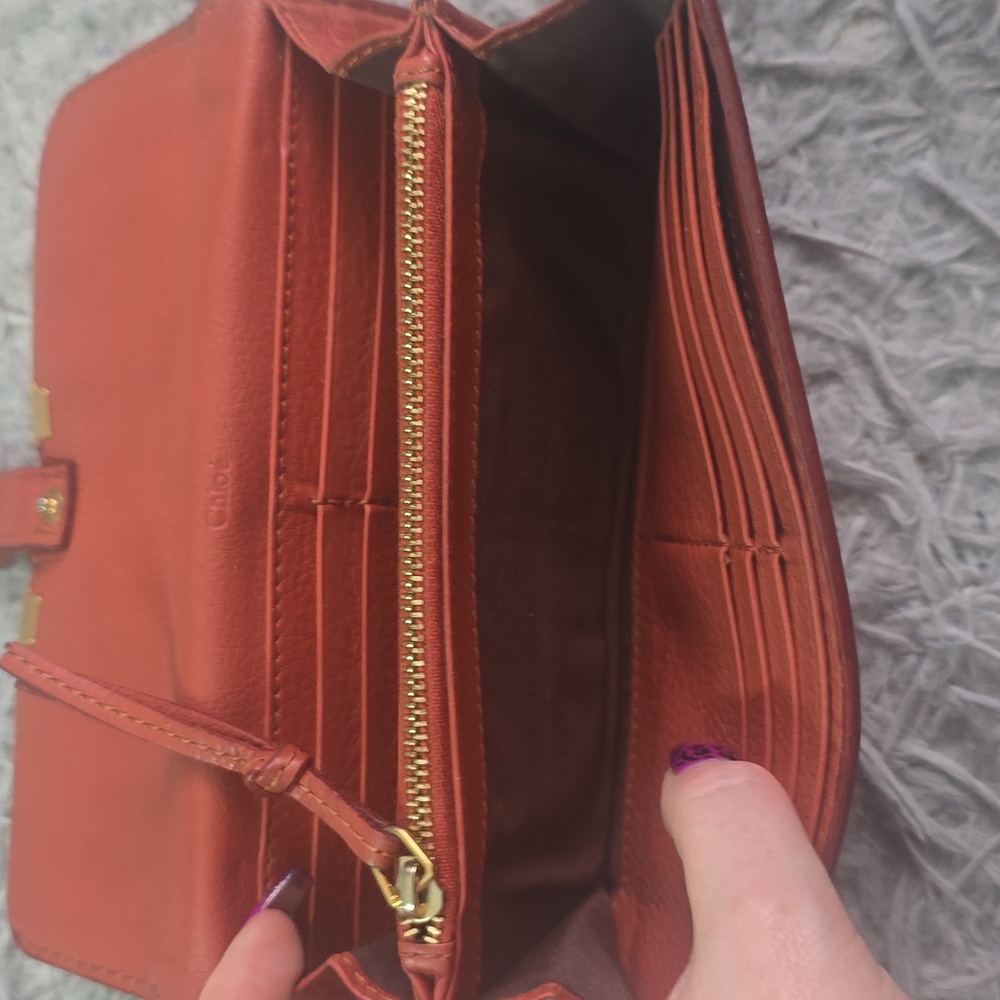 Chloe Congac Leather Snap Long Wallet W/ Gold Details (VERY GOOD)(COA)✨️🤎✨️ - Picture 4 of 9